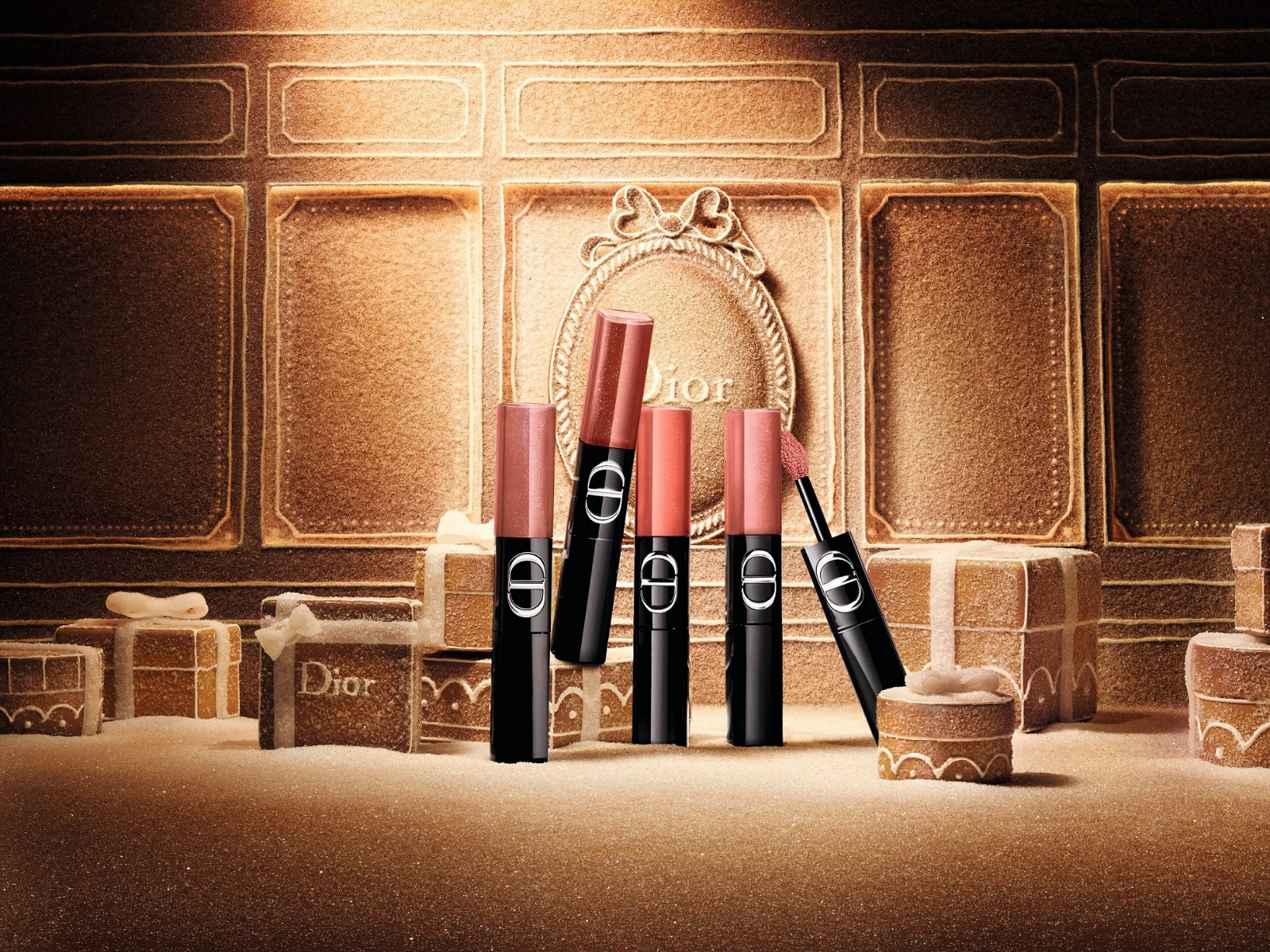 1XMAS 26 P10N QUATUOR ROUGE DIOR SEQUIN_SW_F39(1).jpg